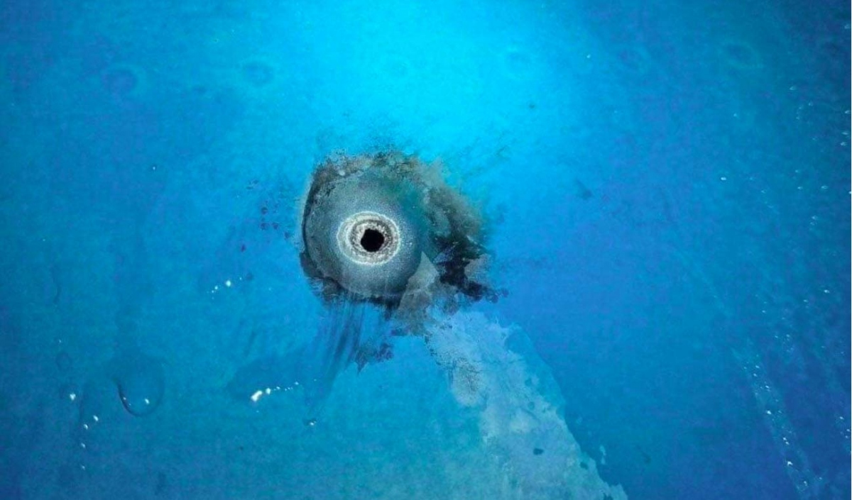 Lightning strike punches a hole in Vietnam Airlines fuselage